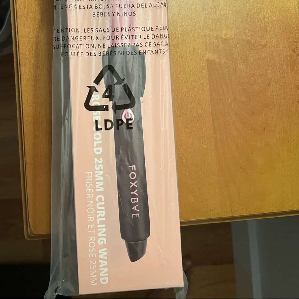 FOXY BAE: ROSE GOLD 25MM CURLING WAND - Picture 4 of 6